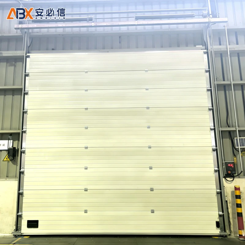 长春奢岭街道钢质提升门